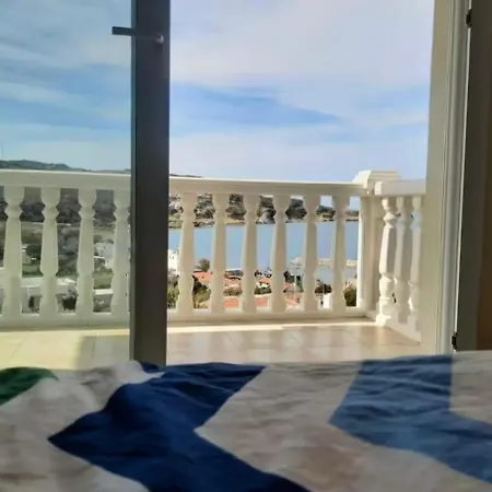 Karaburun'da Deniz Manzarali Ferah *