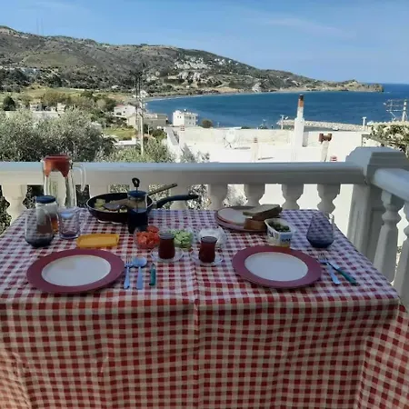 Karaburun'da Deniz Manzarali Ferah קרבורון