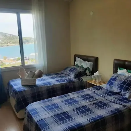 Karaburun'da Deniz Manzarali Ferah * קרבורון