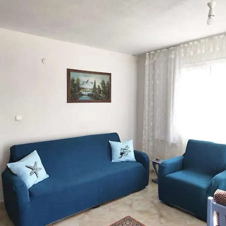 Karaburun'da Deniz Manzaralı Ferah Dubleks Villa Villa