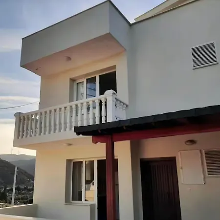 Karaburun'da Deniz Manzarali Ferah *