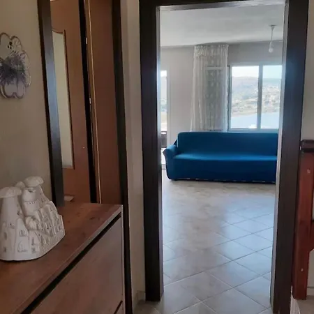 Karaburun'da Deniz Manzarali Ferah *